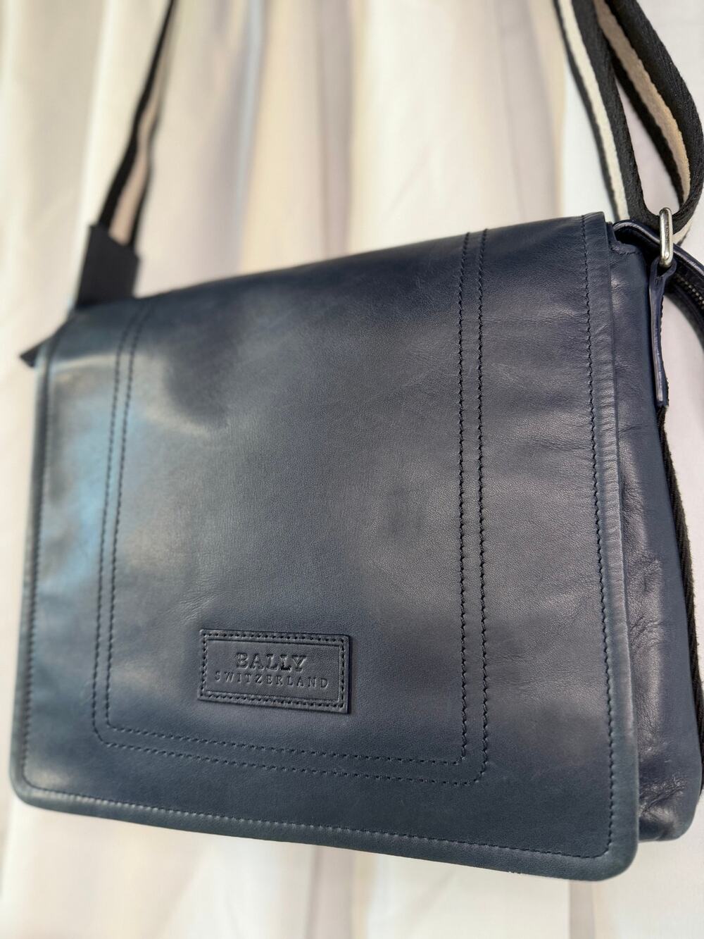 Bally Switzerland Navy Leather Messenger Bag Crossbody Web Strap Flap Luxury